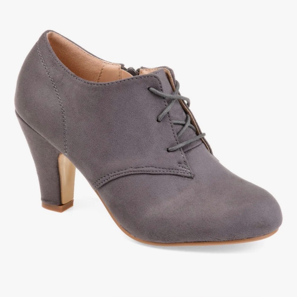 Leona Lace-up Booties In Faux Suede Journee Collection Size 11W